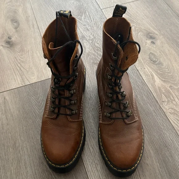 Dr Martens Leona Butterscotch Hiker Platform boots Size 8 - Picture 2 of 5